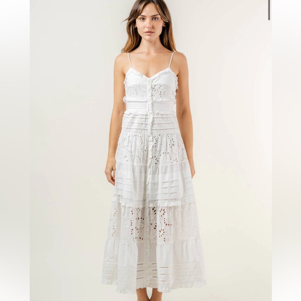 Line and dot white maxi dress size M